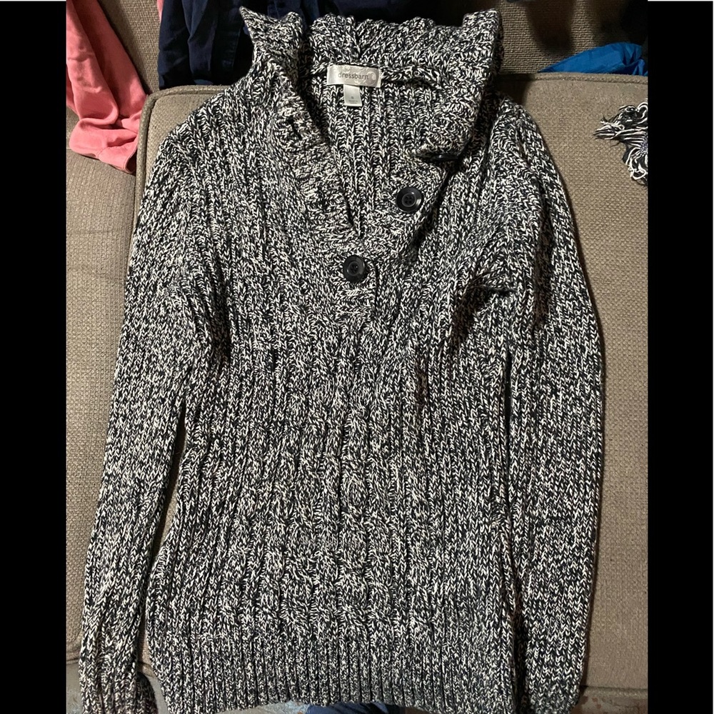 Dress Barn, beautiful grey sweater, SIZE small, bought at a local shop in GA